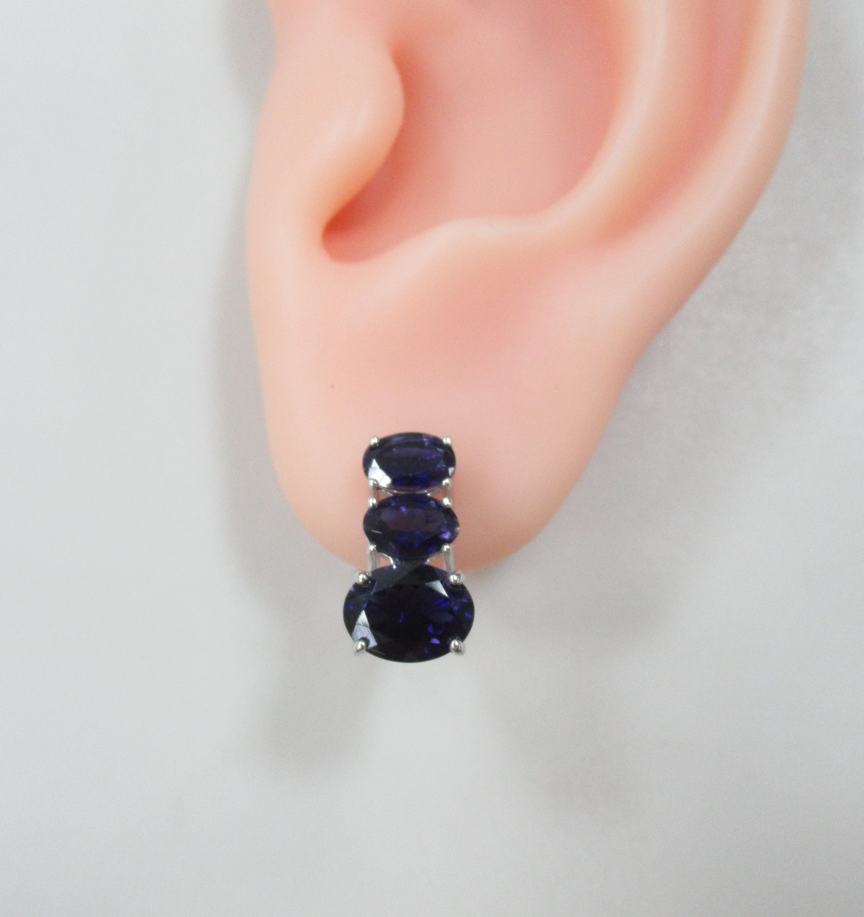 Серебряные серьги с иолитами